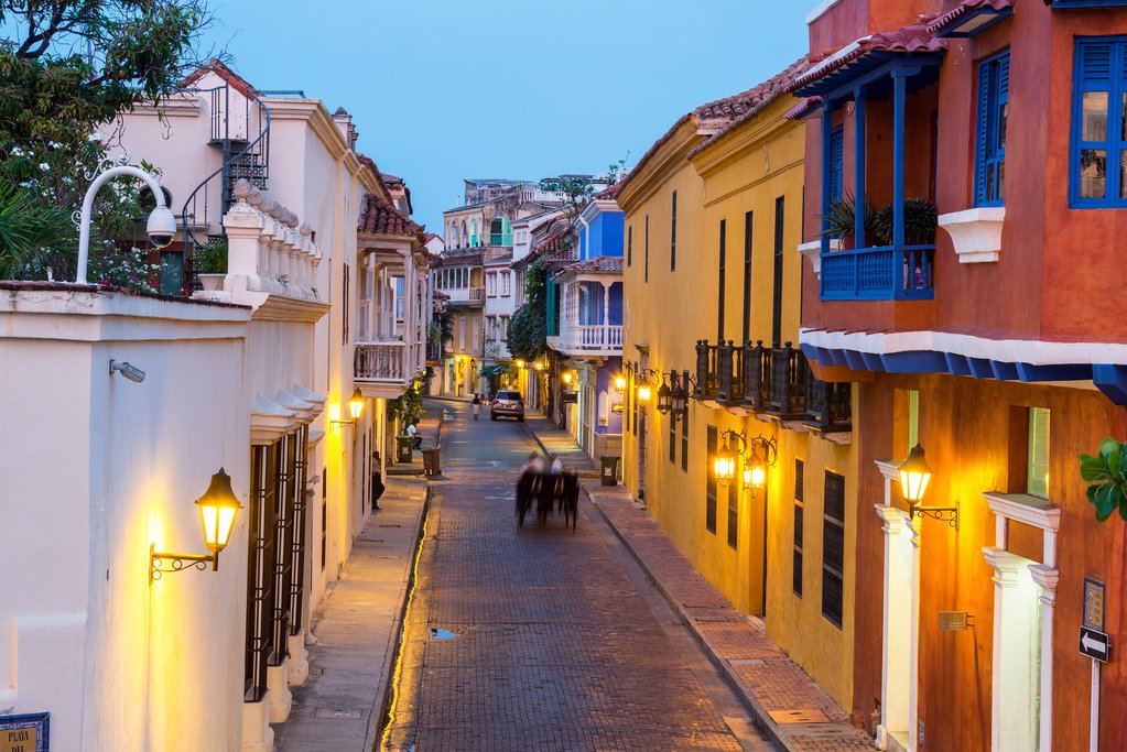 The streets of Cartagena are atmospherically lit, making for pleasant evening strolls. 