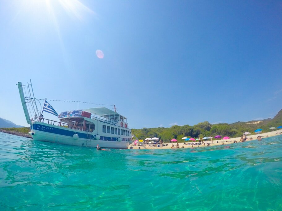 Island Hopping with Beach BBQ – a MUST DO in Lefkada! 