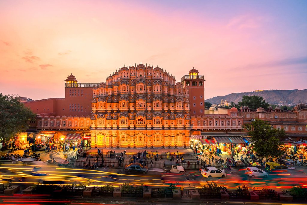Local market at Hawa Mahal