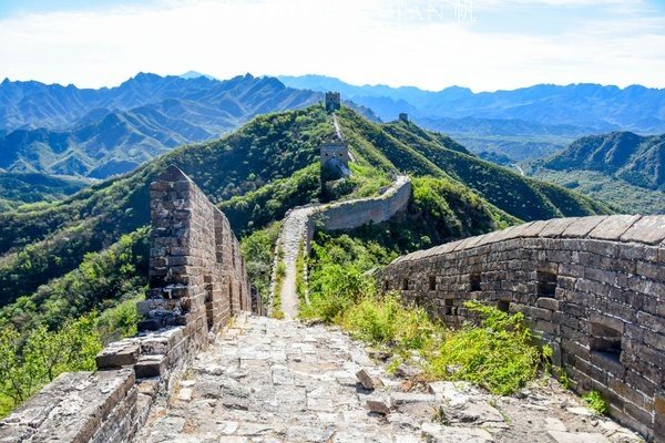 Jinshanling has dozens of watchtowers and unbeatable scenery