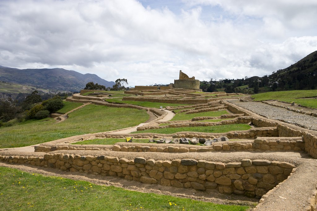 stone walls at Ingapirca inca ruins