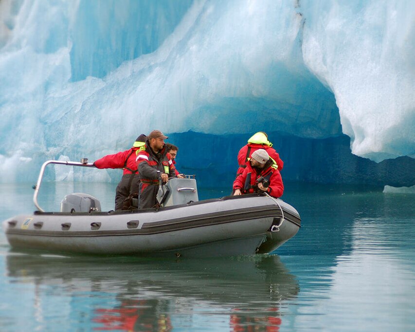 Jokulsarlon glacier lagoon Zodiac boat tour