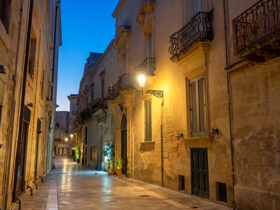Dawn in the medieval Lecce alleys