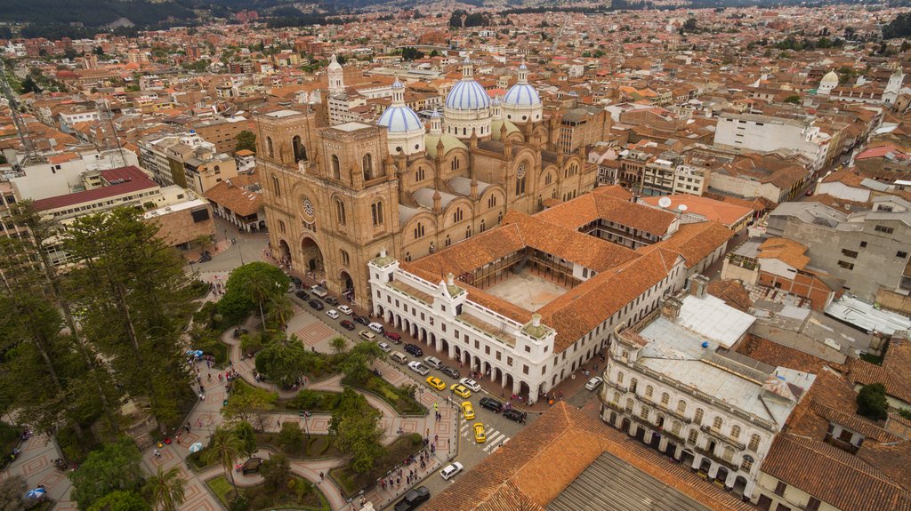 Parque Calderón and the Cathedral in Cuenca