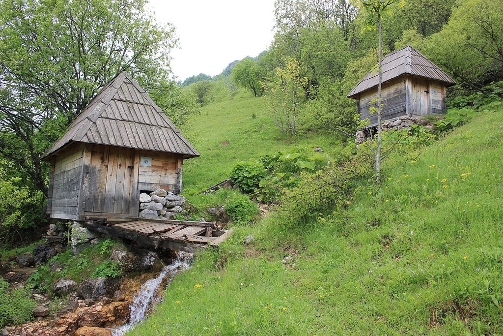 Old watermills of Umoljani (c) Julian Nyča