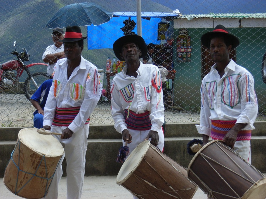 Local musicians in Tocana