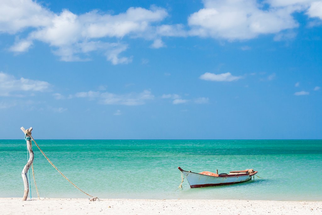 Blue waters of Rosario Islands