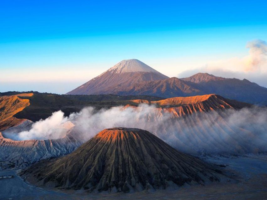 View on the volcanoes