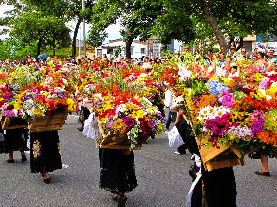 The silleteros in procession