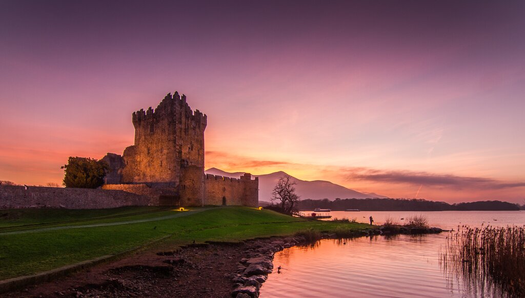 Ross Castle at night