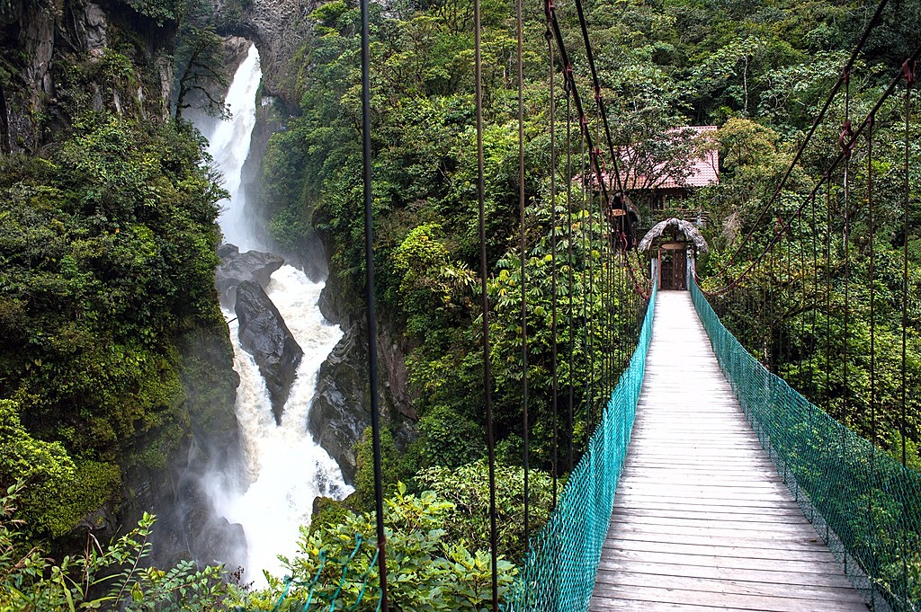 El Pailón del Diablo waterfall in Baños
