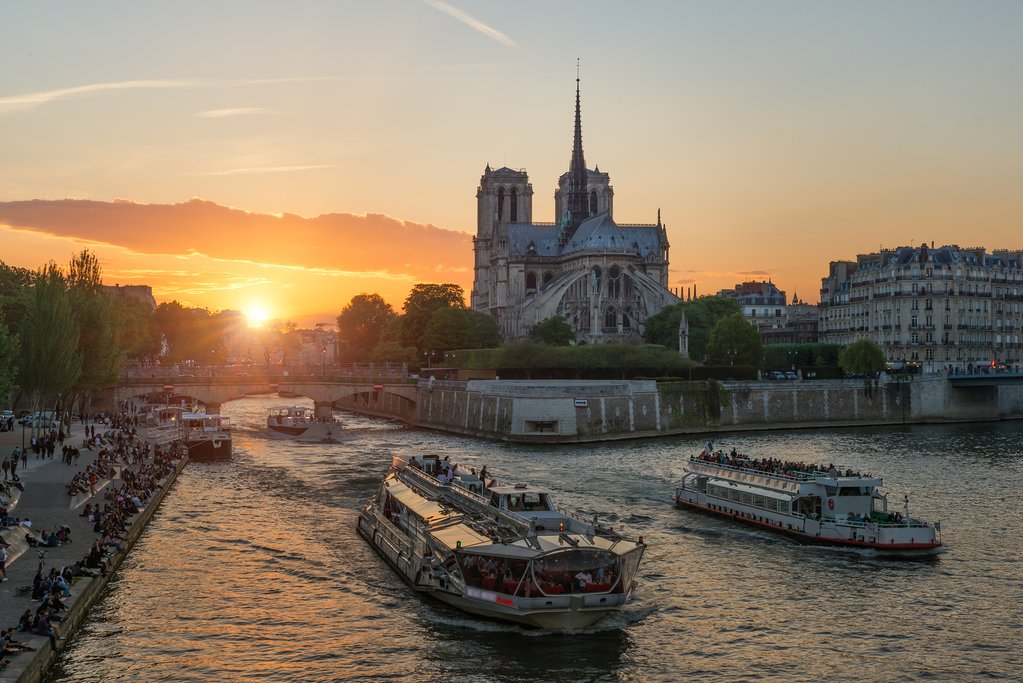 Enjoy a scenic cruise on the Seine
