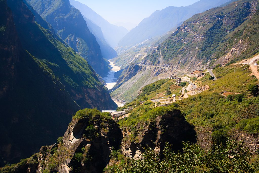 Scenes of Tiger Leaping Gorge