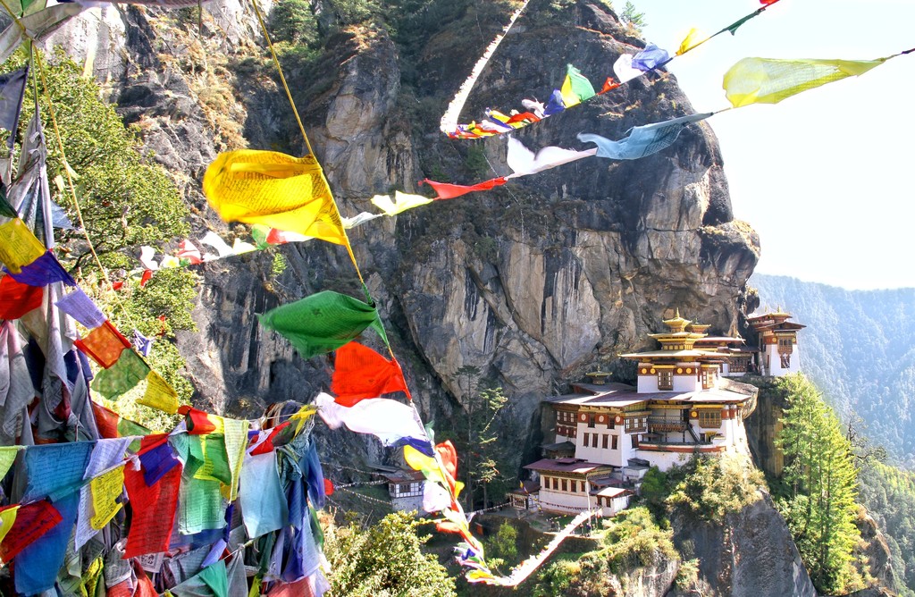 The prayer flags of Taktsang Lhakhang