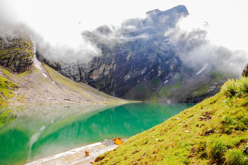 Hemkund Lake