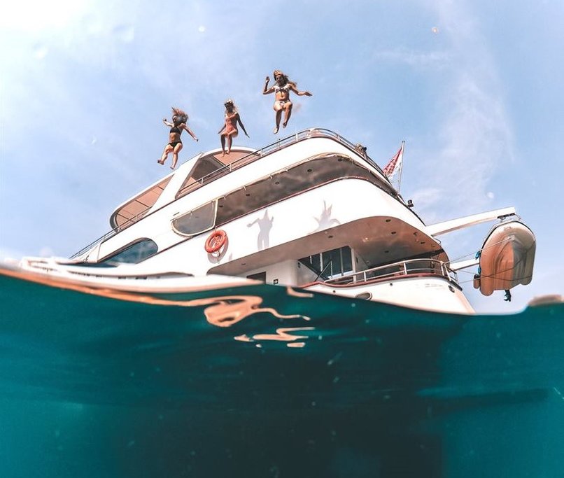 Horizon photo. Come with us on a small ship cruise