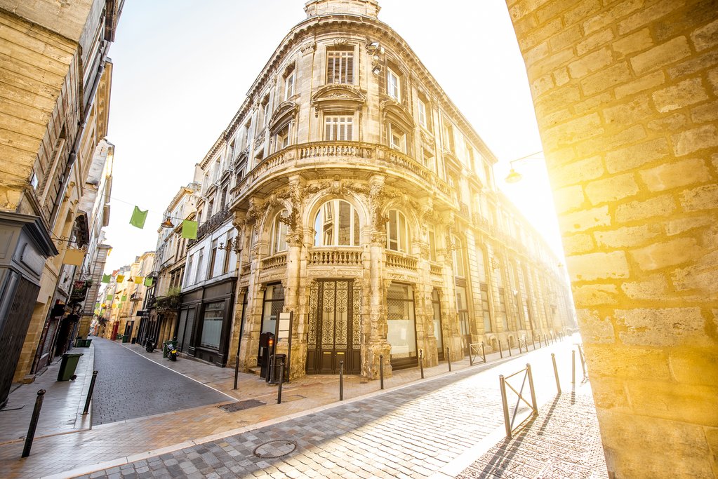 Take a sunrise stroll and shop for last-minute souvenirs