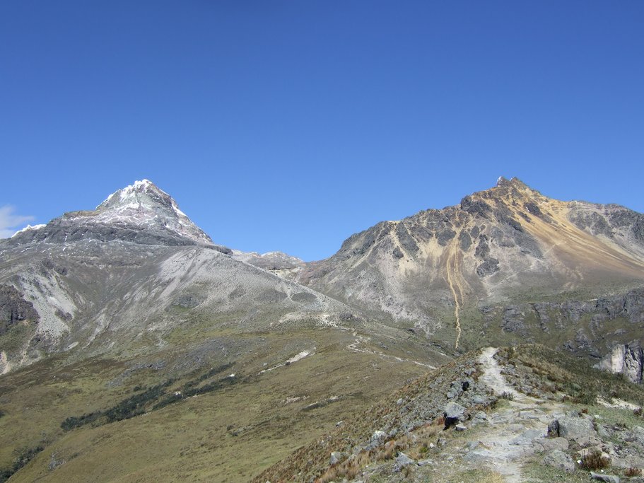 Trek to Illiniza North
