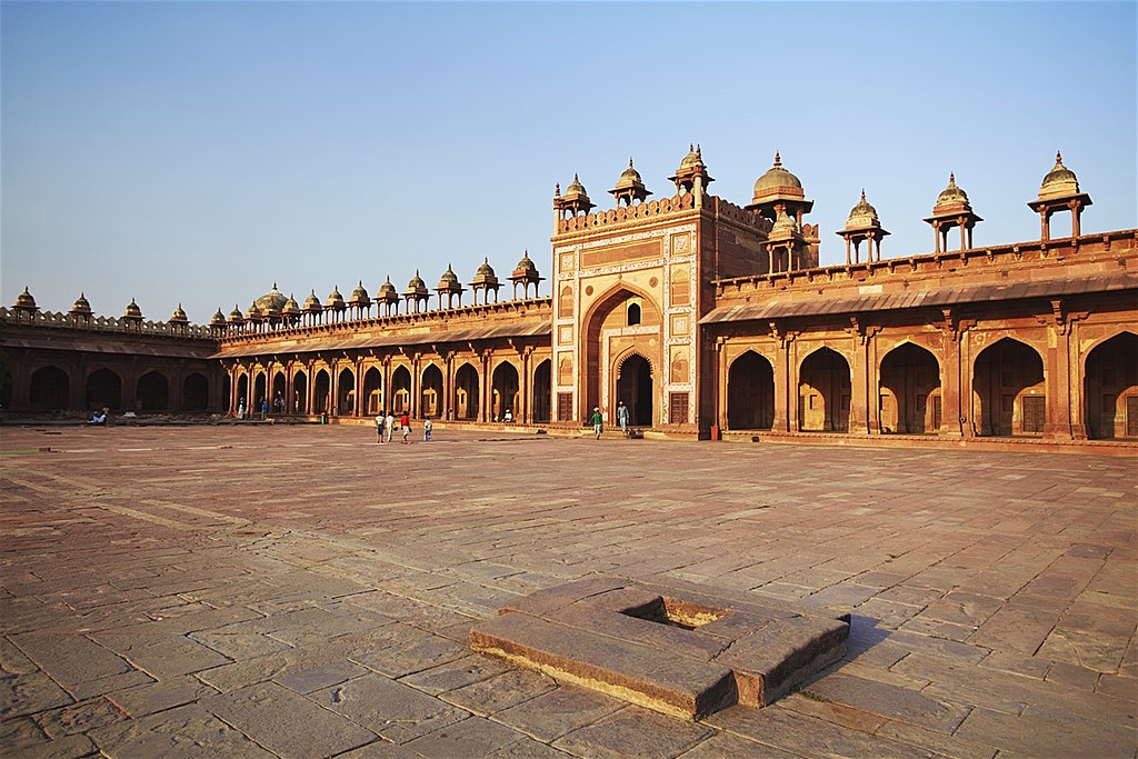 An ornate building in Fatehpur Sikri