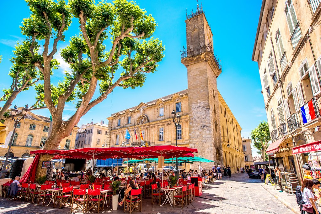 Street life in Aix-en-Provence