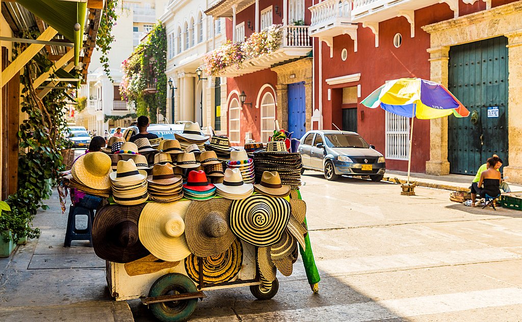 Browse the Street Vendors in Cartagena