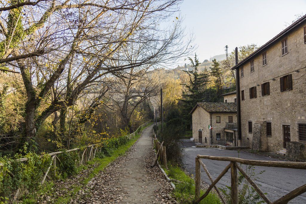 One of the many idyllic walking routes around Ascoli Piceno.