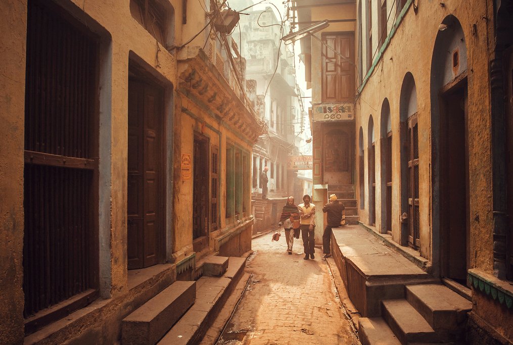 Narrow lanes of Varanasi's old town