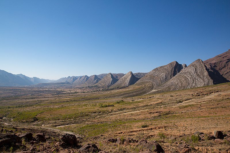 Rock formations within Torotoro [Havardtl [CC BY 4.0]
