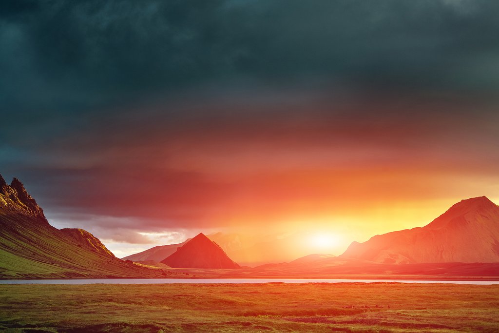 Sunset near Lake Álftavatn