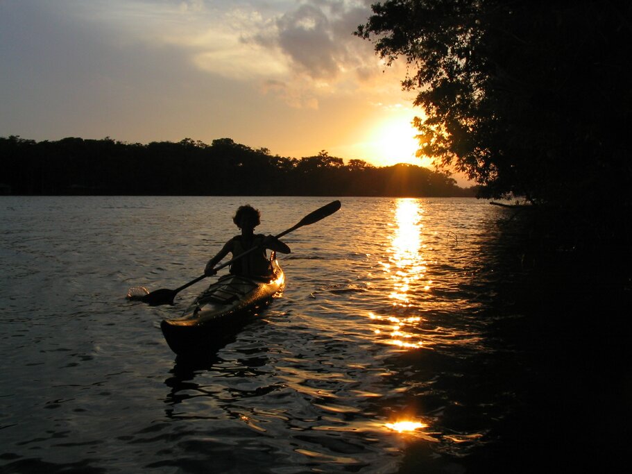 Sunset paddle on Rio Dulce