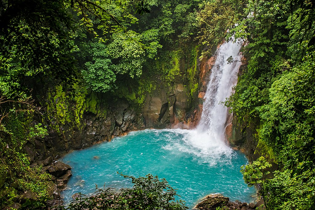 The Río Celeste waterfall