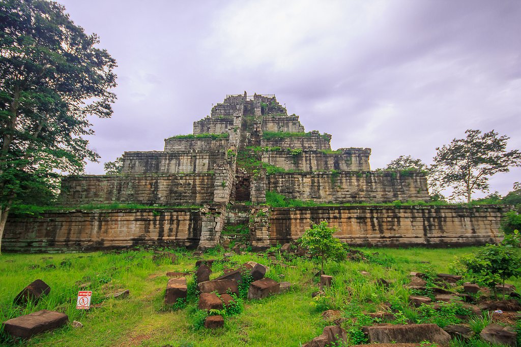 Prasat Thom in Koh Ker is unlike any other temples in Cambodia