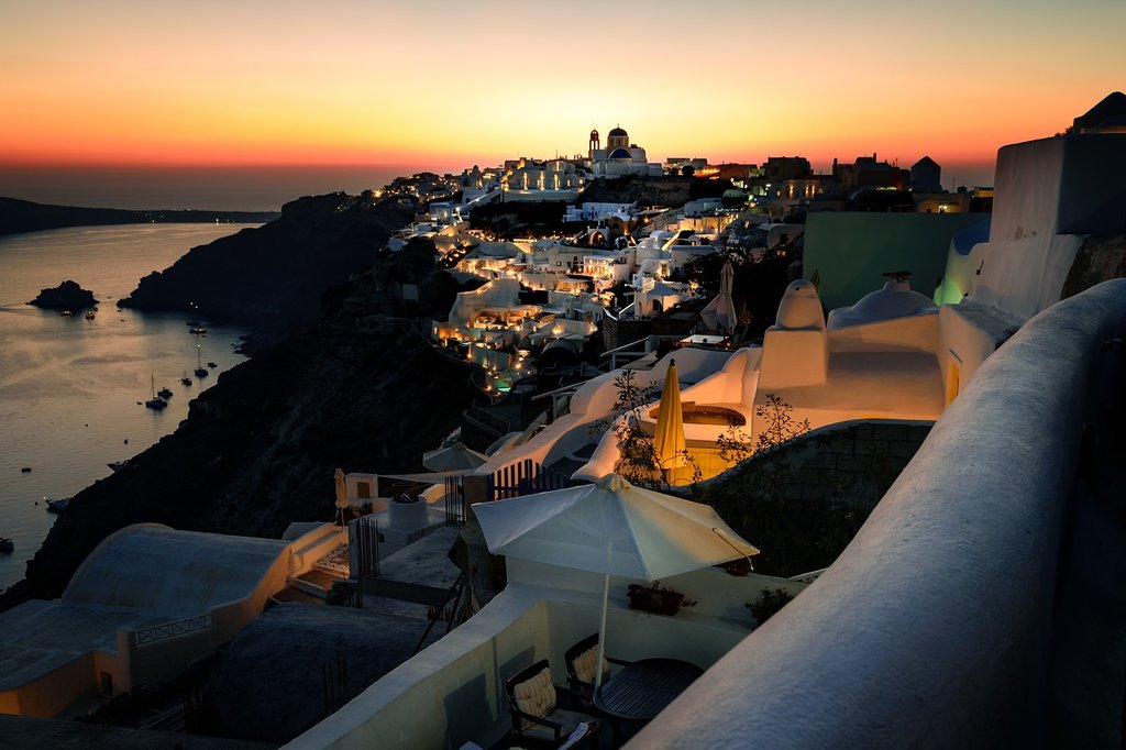 Caldera-side lights