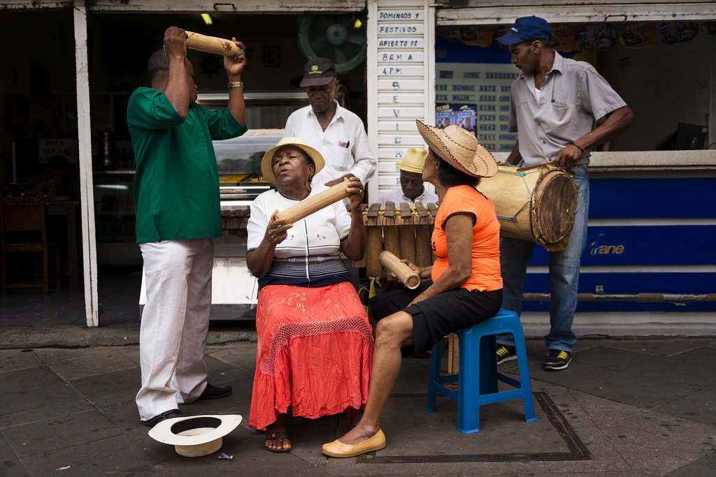 Street musicians in Cali