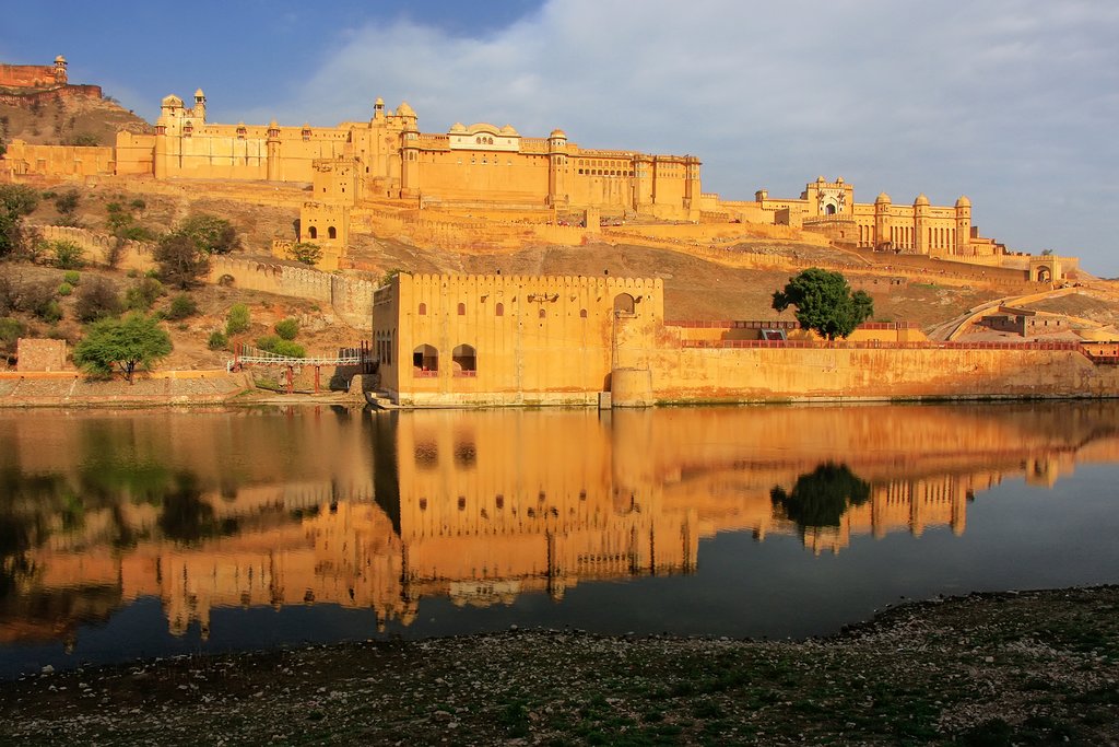 Amber Fort reflected in the waters of Maota Lake