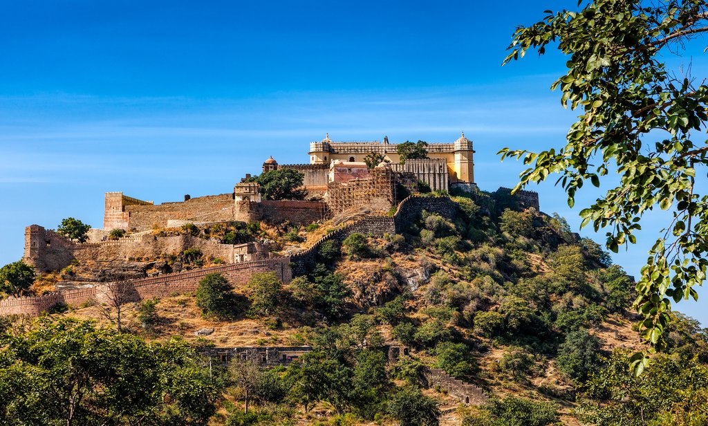Stop to visit the 15th-century Kumbhalgarh Fort on the way to Ghanerao