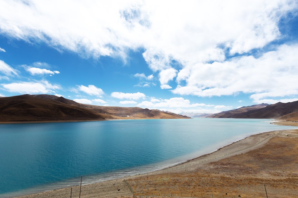 Yamdrok Lake