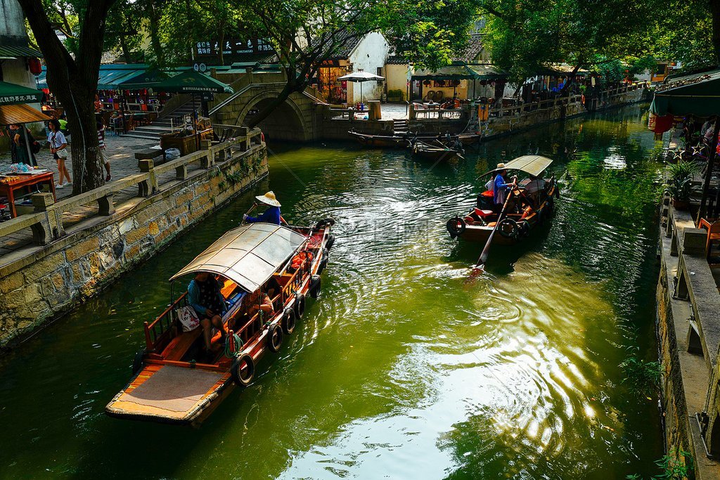 Tongli is one of the most photogenic places in all of China