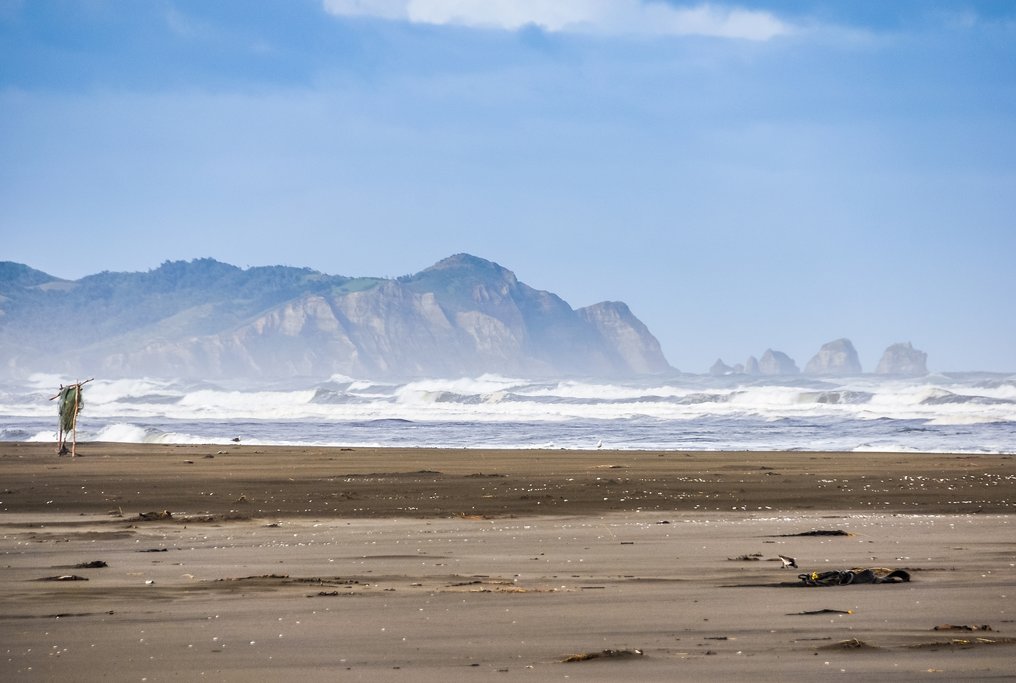 A near-empty beach on Chiloé Island