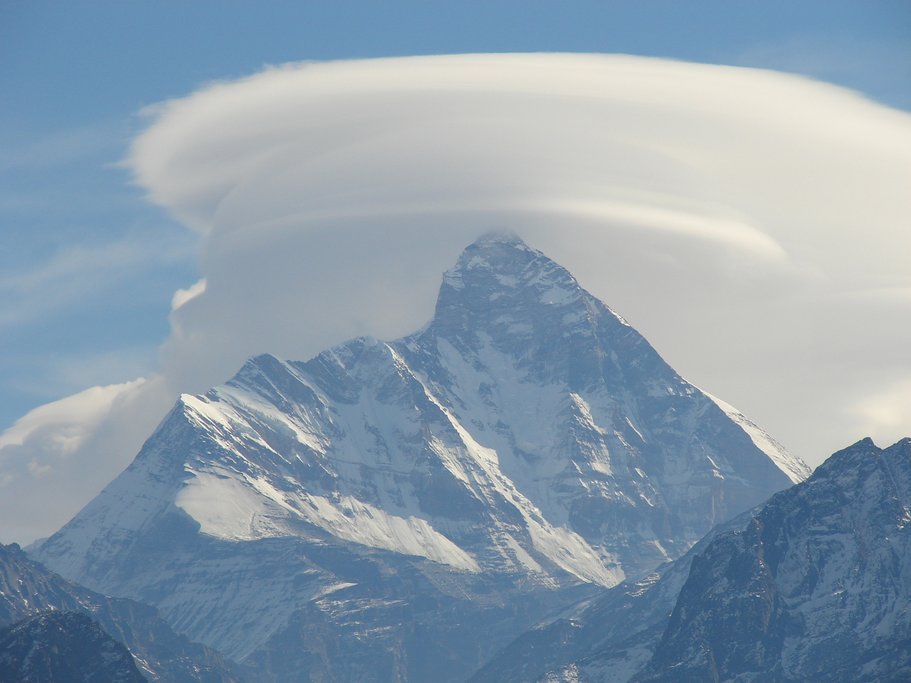 A scenic view of Nanda Devi mountain
