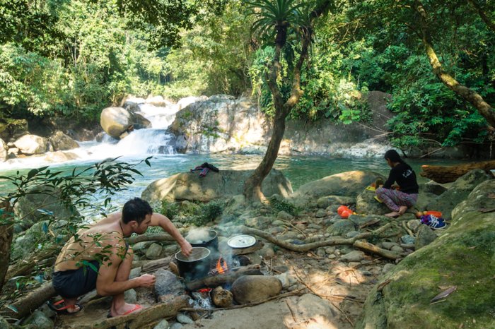 Riverside cooking at Río Samana