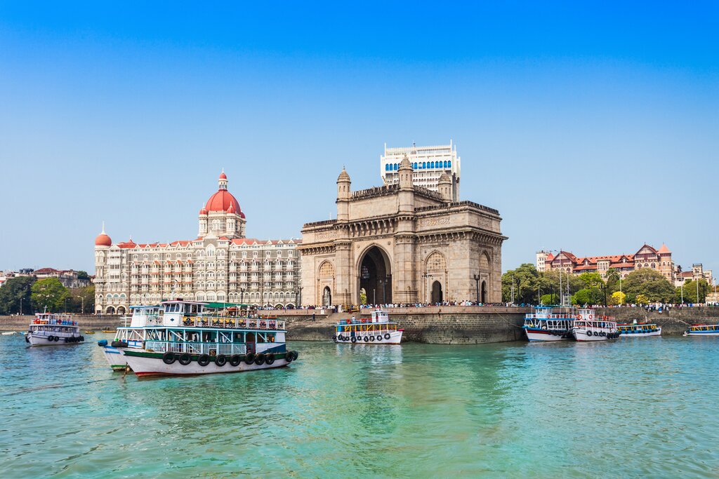 The bustling metropolis of Mumbai is full of impressive buildings like the Taj Hotel