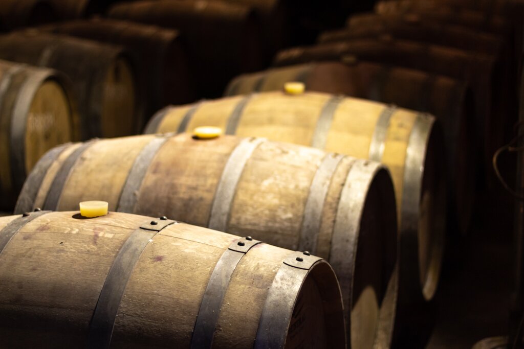 Wineries Tour With Tasting & Lunch
