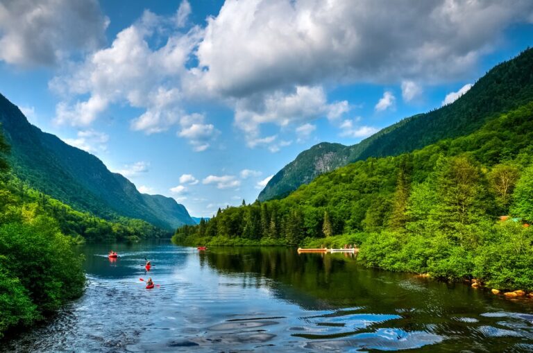 Explore Canada's Eastern Cities by Train - 8 Days