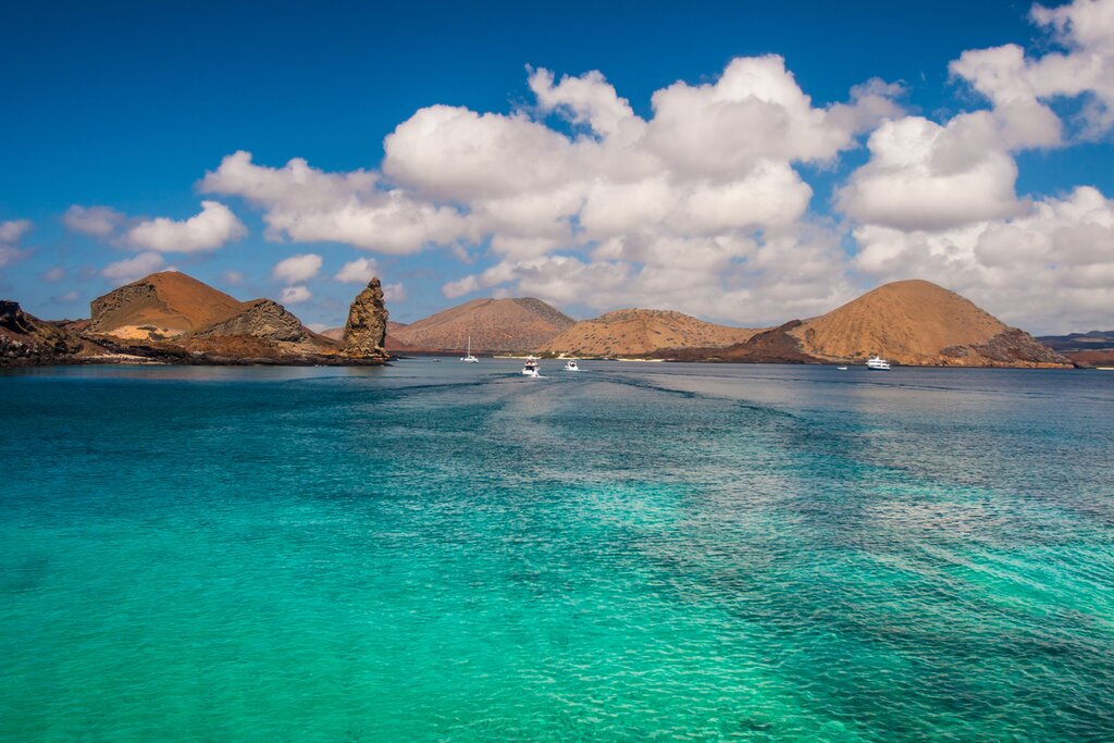 Enchanted Isles Discovery: Luxury Yacht Day Trip to Galápagos Hidden Gems (Charter)