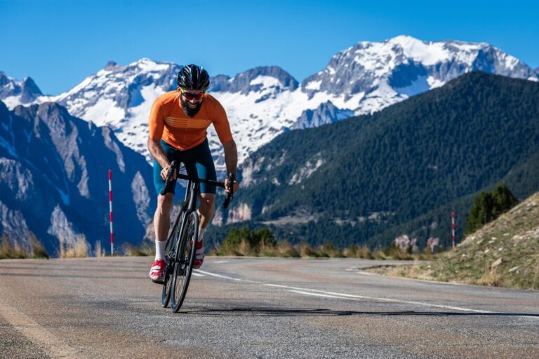 Cycle the French Alps: Annecy, Allemont & Aix-les-Bains - 7 Days