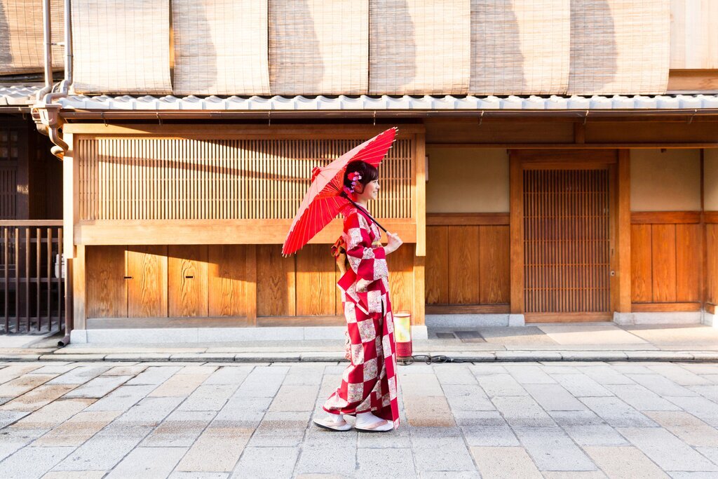 Discover the beauty of Japan's quieter side on this 10-day luxury tour