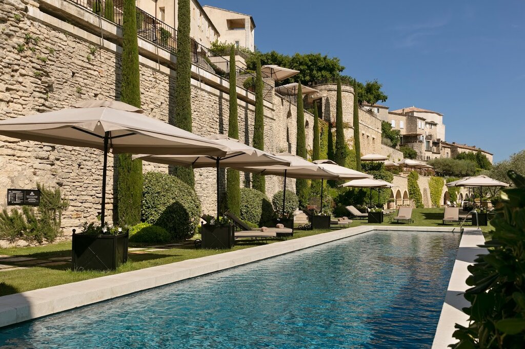 Hop between 5-star Provence retreats on this luxury getaway (photo courtesy of Airelles Gordes, La Bastide)
