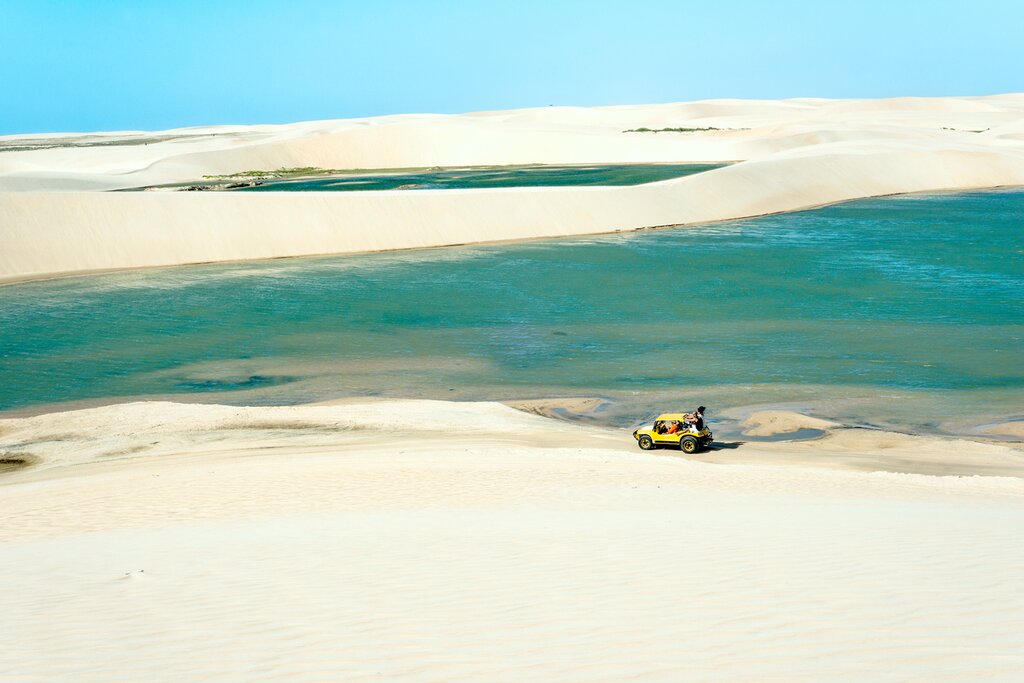 Explore the sand dunes near Jeri by buggy