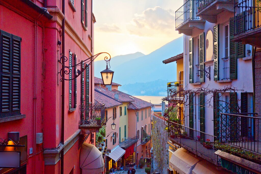 Hop between the borders of Italy and Switzerland on this 10-day luxury tour